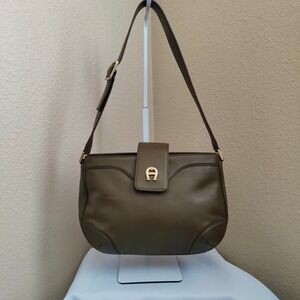 Vintage Etienne Aigner 80s Olive Green Leather Hobo Bag Shoulder Handbag Boho